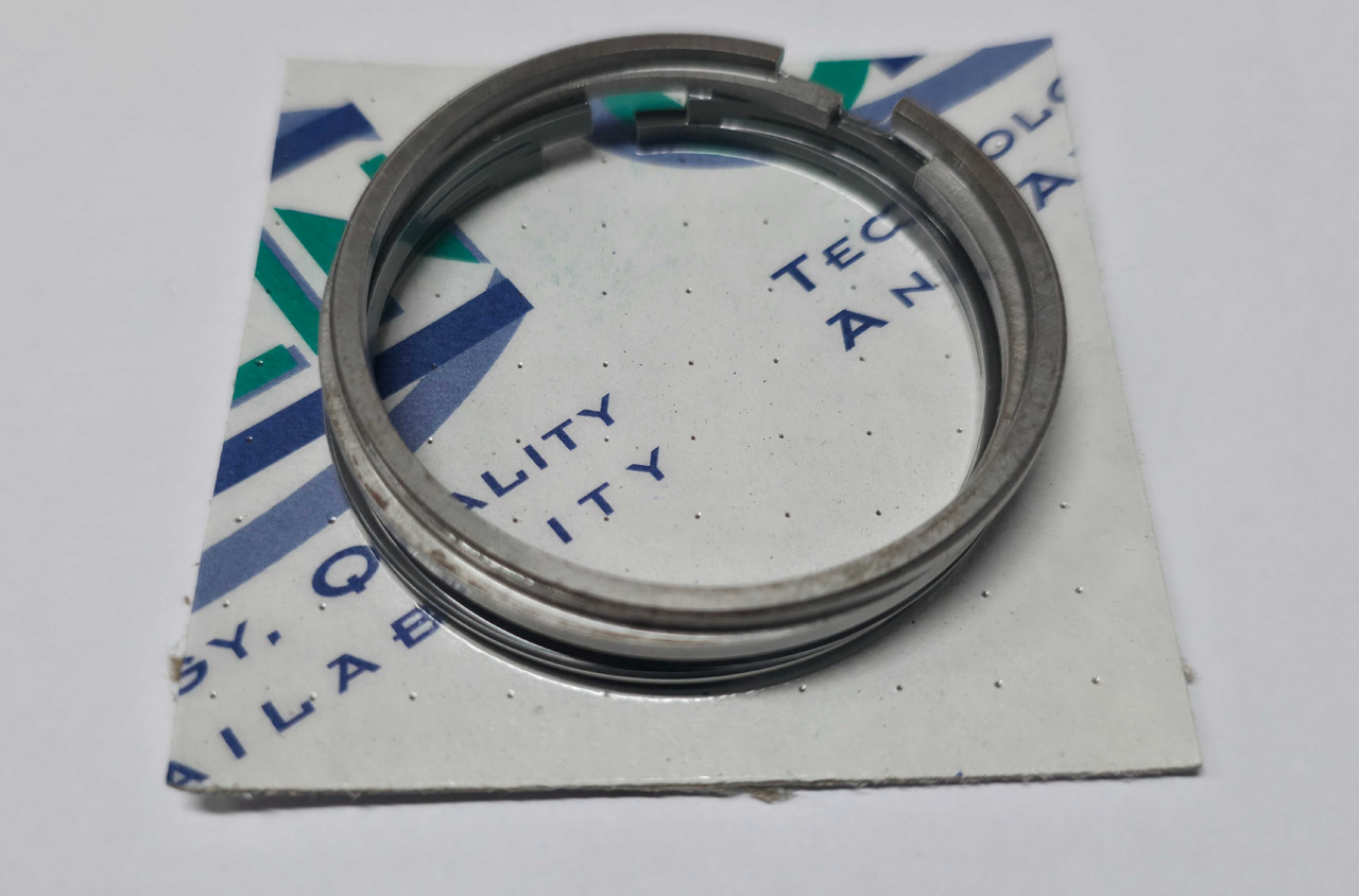 Zestaw pierścieni tłoka kompresora 0.900.0062.3 Same Lamborghini - Pistones/ Anillos/ Bujes para Maquinaria agrícola: foto 1 Zestaw pierścieni tłoka kompresora 0.900.0062.3 Same Lamborghini - Pistones/ Anillos/ Bujes para Maquinaria agrícola: foto 1