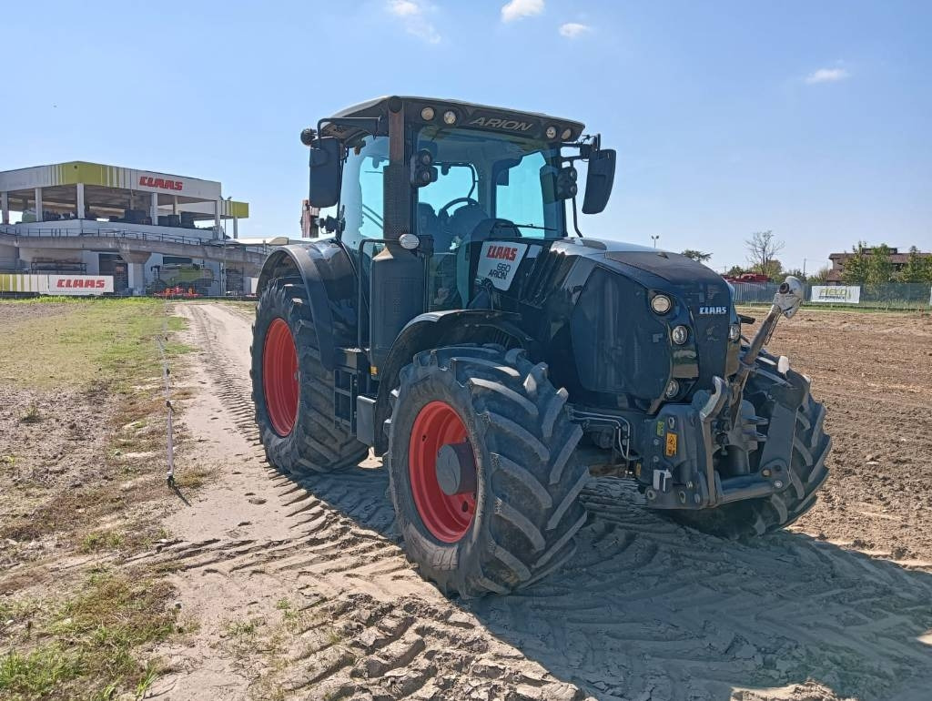 Claas Arion 660 CMATIC - Tractor: foto 1 Claas Arion 660 CMATIC - Tractor: foto 1