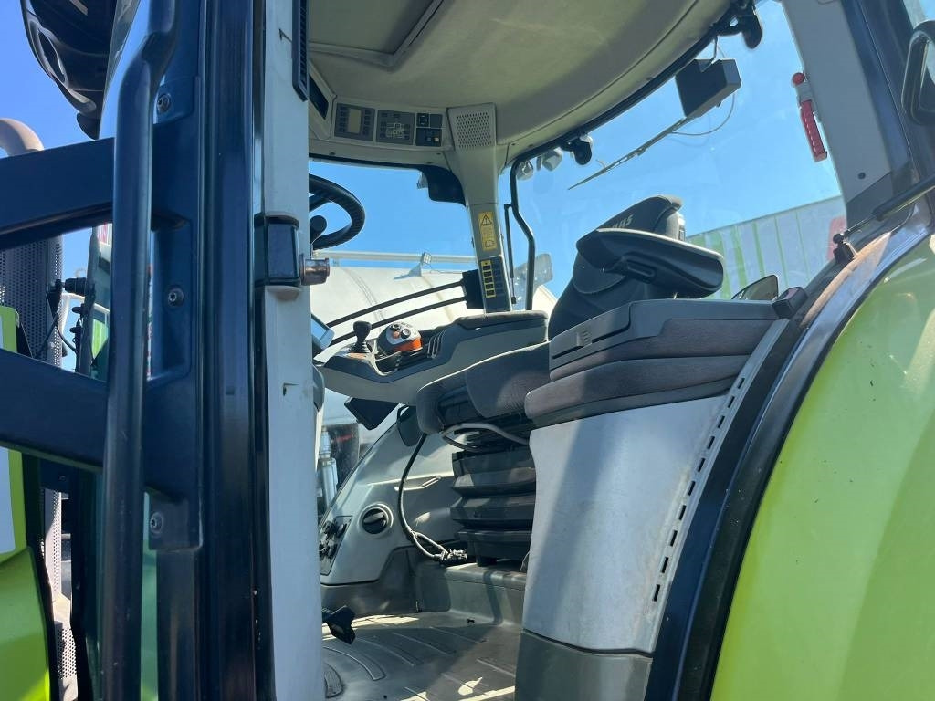 Tractor Claas Axion 830 Cmatic: foto 11
