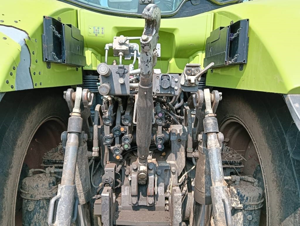 Tractor Claas Axion 930 Cmatic: foto 7
