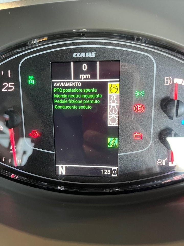 Claas Axos 3.105 - Tractor: foto 3 Claas Axos 3.105 - Tractor: foto 3