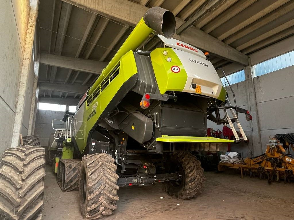 Claas LEXION 760 TT RISO - Cosechadora de granos: foto 2 Claas LEXION 760 TT RISO - Cosechadora de granos: foto 2