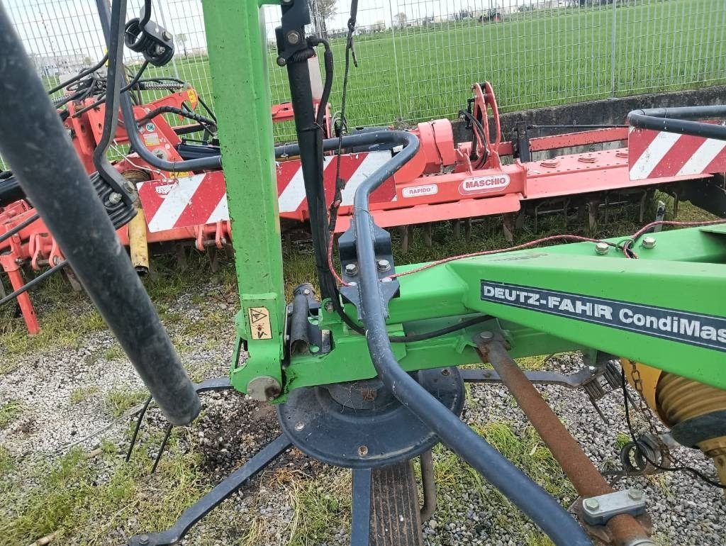 Deutz-fahr 5521 - Encintadora de pacas: foto 5 Deutz-fahr 5521 - Encintadora de pacas: foto 5
