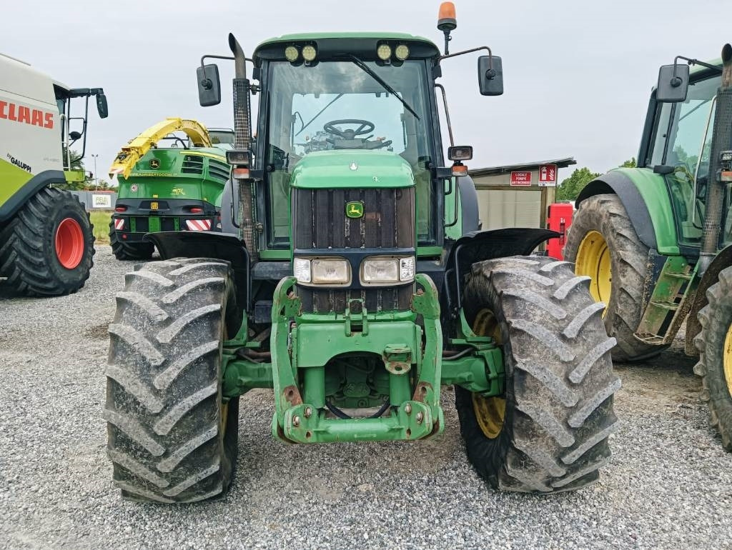 John Deere 6820 - Tractor: foto 2 John Deere 6820 - Tractor: foto 2