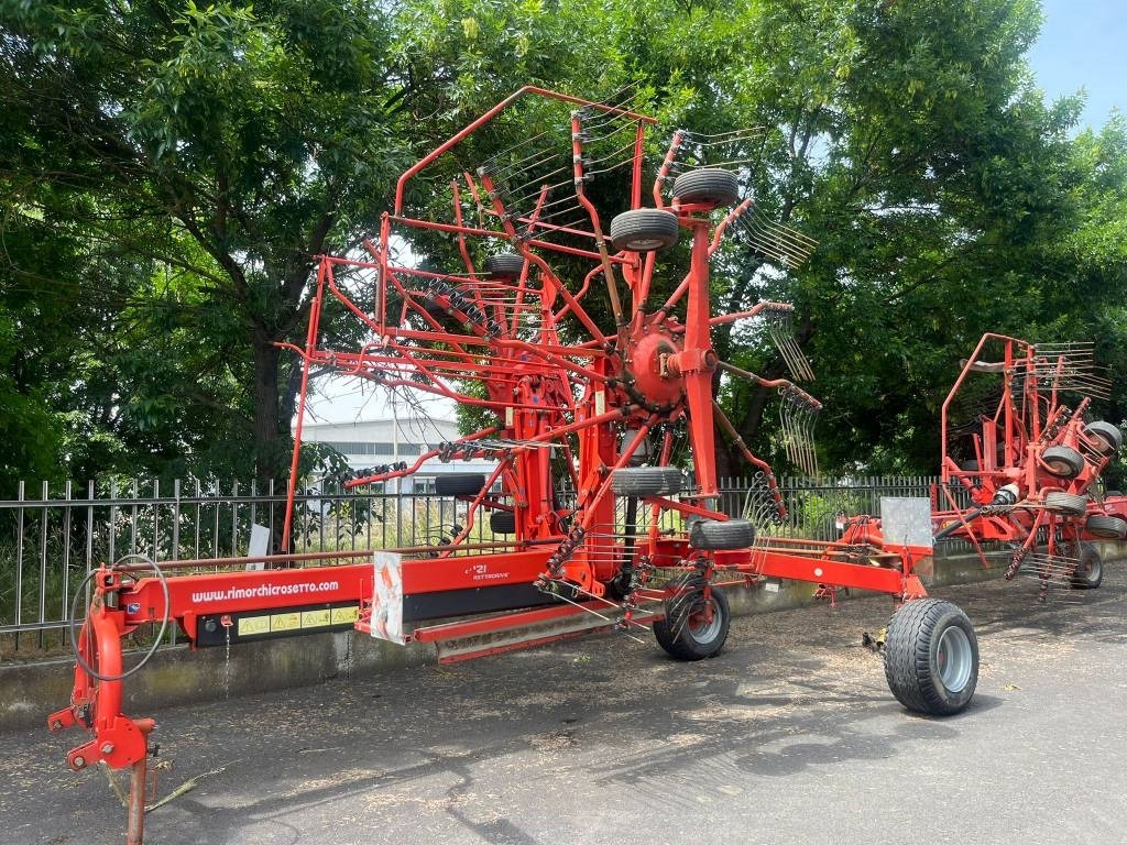 Kuhn GA 8121 - Henificadora: foto 1 Kuhn GA 8121 - Henificadora: foto 1