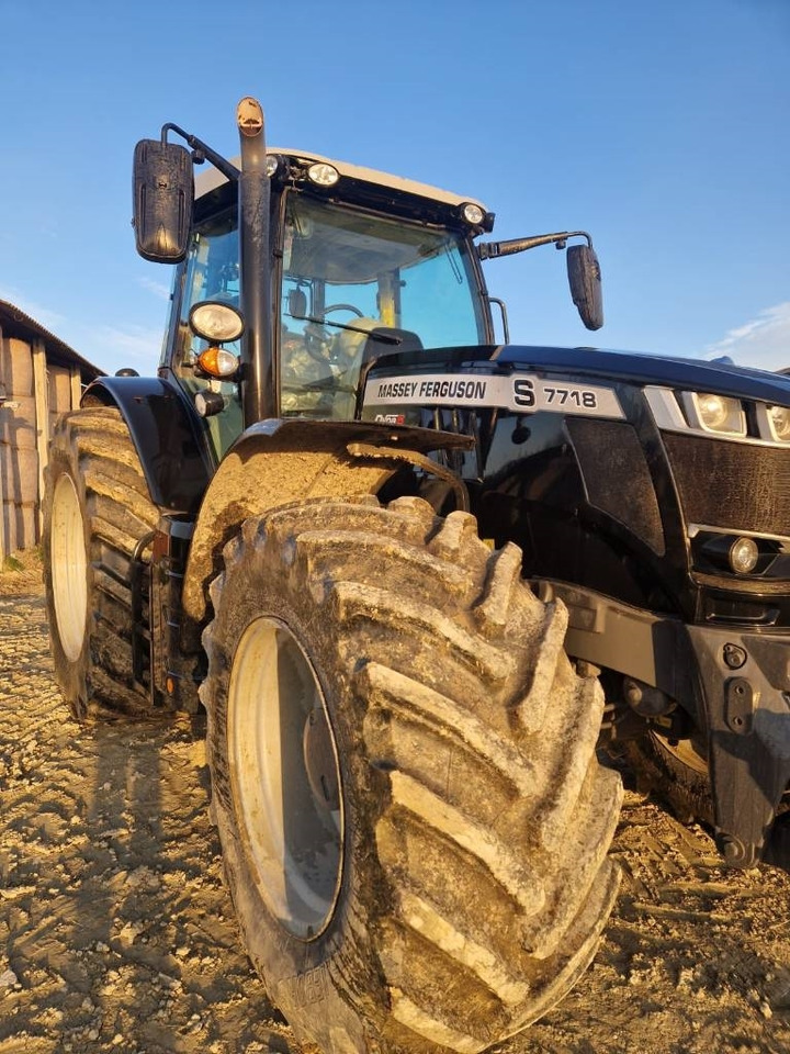 Massey Ferguson 7718 DYNA 6 NEXT GENERATION - Tractor: foto 1 Massey Ferguson 7718 DYNA 6 NEXT GENERATION - Tractor: foto 1