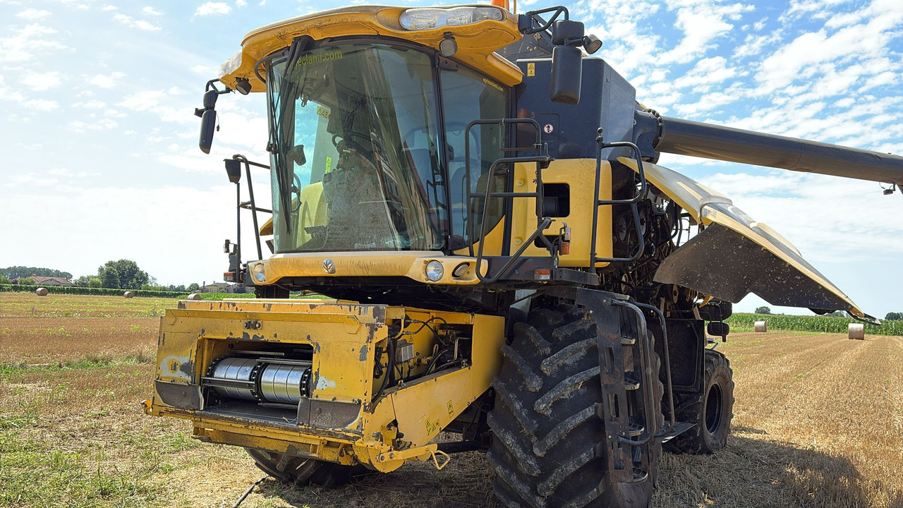 NEW HOLLAND CR 960 - Cosechadora de granos: foto 5 NEW HOLLAND CR 960 - Cosechadora de granos: foto 5