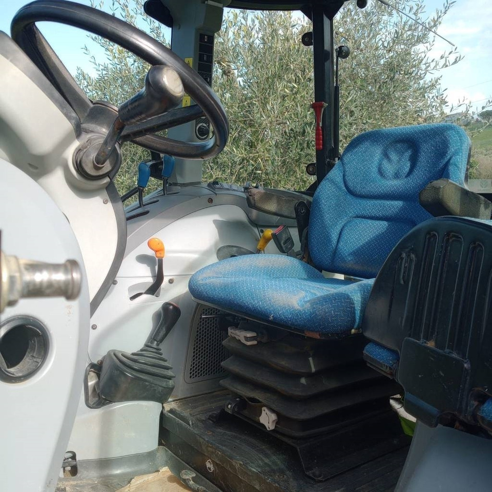 New Holland T 4.55 - Tractor: foto 3 New Holland T 4.55 - Tractor: foto 3