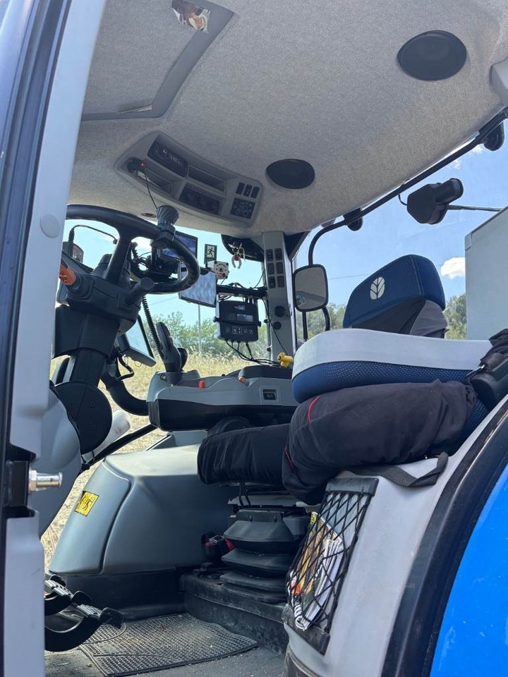 New Holland T6.165 - Tractor: foto 4 New Holland T6.165 - Tractor: foto 4