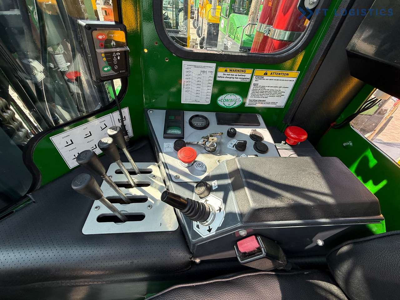 Carretilla de 4 vías nuevo COMBILIFT C5000E / ELECTRIC / TRIPLEX 8300MM / FULL FREE LIFT / WIDE POSITIONER / FORK SIDESHIFT / BATTERY LIKE NEW: foto 12