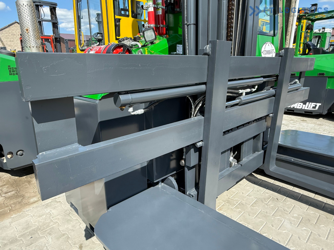 COMBILIFT C5000E / ELECTRIC / TRIPLEX 8300MM / FULL FREE LIFT / WIDE POSITIONER / FORK SIDESHIFT / BATTERY LIKE NEW - Carretilla de 4 vías: foto 5 COMBILIFT C5000E / ELECTRIC / TRIPLEX 8300MM / FULL FREE LIFT / WIDE POSITIONER / FORK SIDESHIFT / BATTERY LIKE NEW - Carretilla de 4 vías: foto 5