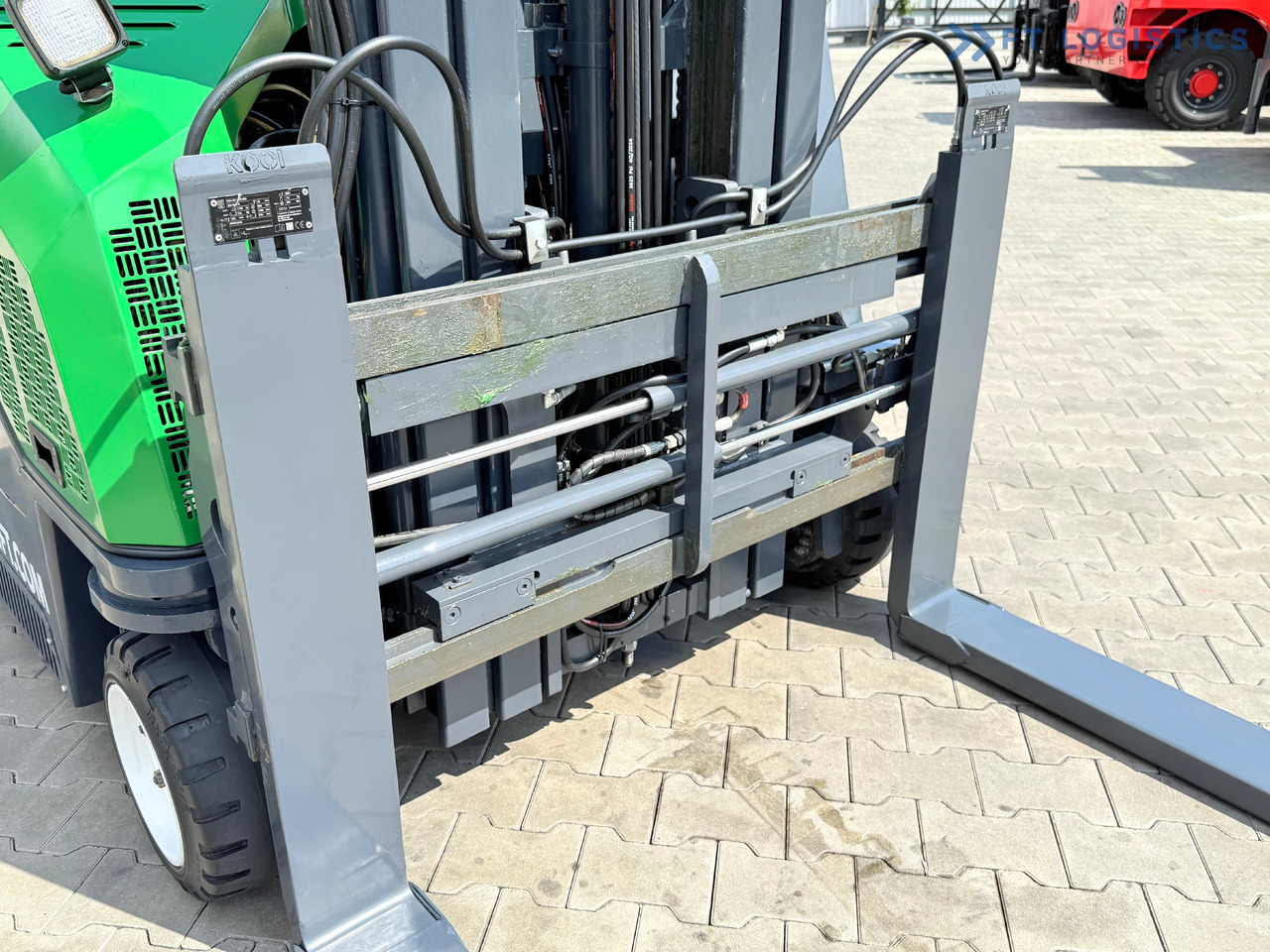 COMBILIFT CB2500 / DIESEL / EXTENDABLE FORKS / TRIPLEX / 5500MM / FREE LIFT / SIDE SHIFT / FORK POSITIONER / LIKE NEW - Carretilla de 4 vías: foto 5 COMBILIFT CB2500 / DIESEL / EXTENDABLE FORKS / TRIPLEX / 5500MM / FREE LIFT / SIDE SHIFT / FORK POSITIONER / LIKE NEW - Carretilla de 4 vías: foto 5