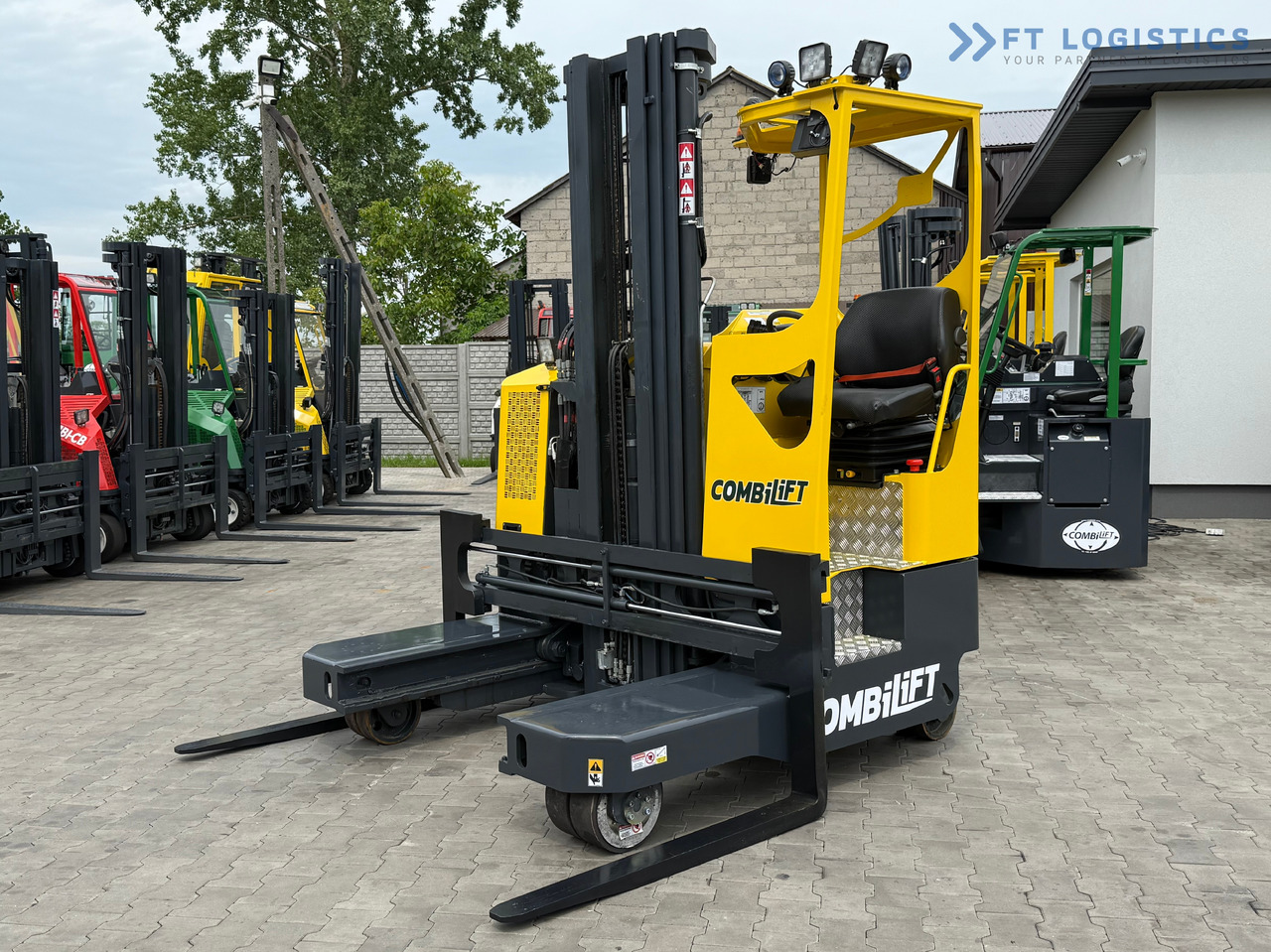 COMBILIFT MR / ELECTRIC / TRIPLEX – 6000MM / FULL FREE LIFT / WIDE POSITIONER / FORK SIDESHIFT / ONLY 1400 HOURS / LIKE NEW - Carretilla de 4 vías: foto 1 COMBILIFT MR / ELECTRIC / TRIPLEX – 6000MM / FULL FREE LIFT / WIDE POSITIONER / FORK SIDESHIFT / ONLY 1400 HOURS / LIKE NEW - Carretilla de 4 vías: foto 1