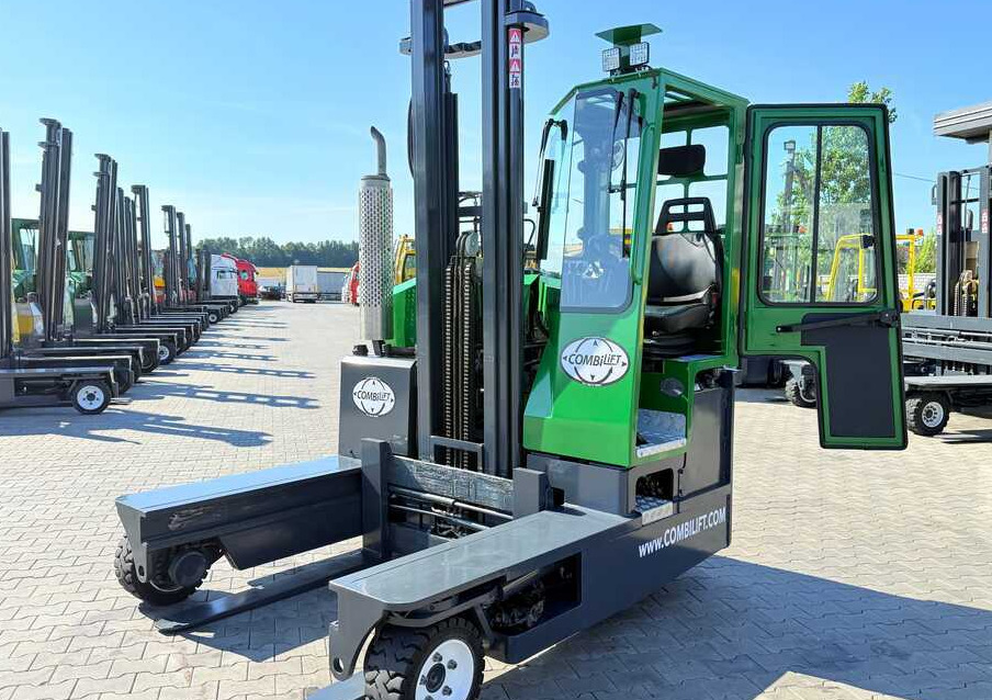 Combilift C3000 / DIESEL / DUPLEX - 4100MM / FREE-LIFT / CABIN / LIKE-NEW - Carretilla de 4 vías: foto 5 Combilift C3000 / DIESEL / DUPLEX - 4100MM / FREE-LIFT / CABIN / LIKE-NEW - Carretilla de 4 vías: foto 5