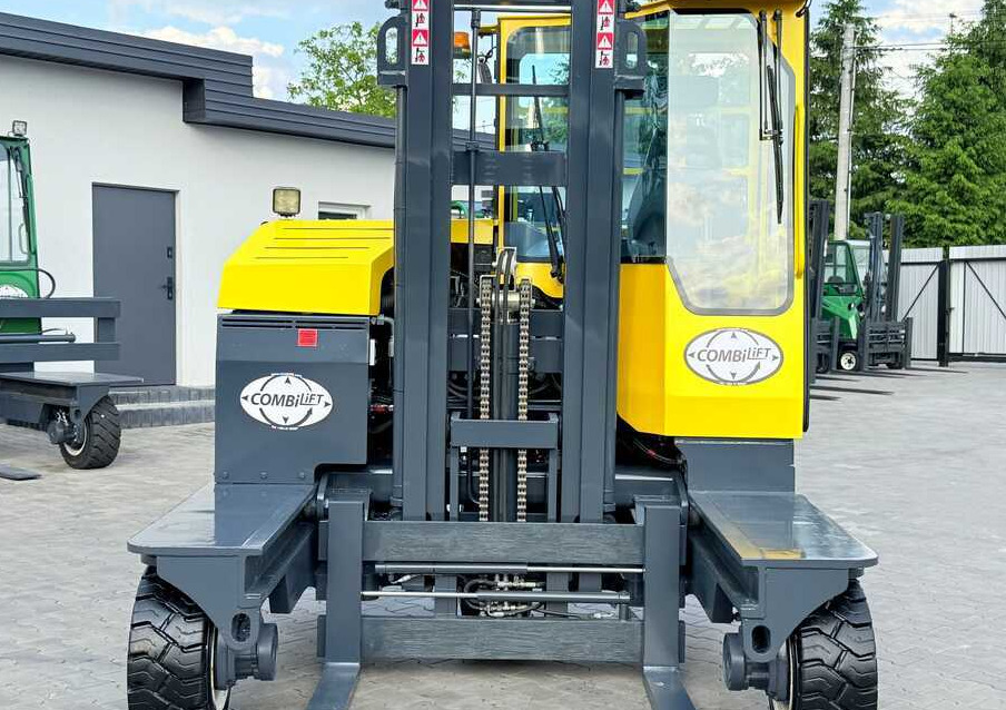 Combilift C3000XL / DUPLEX - 3200MM / FREE LIFT / XL CABIN / SIDESHIFT / ONLY 3087 HOURS / LIKE NEW - Carretilla de 4 vías: foto 4 Combilift C3000XL / DUPLEX - 3200MM / FREE LIFT / XL CABIN / SIDESHIFT / ONLY 3087 HOURS / LIKE NEW - Carretilla de 4 vías: foto 4