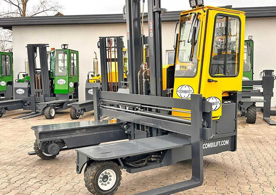 Combilift C4500 / DUPLEX / 4050MM / DIESEL / WIDE POSITIONER / FREE LIFT / SIDESHIFT / LIKE NEW - Carretilla de 4 vías: foto 1 Combilift C4500 / DUPLEX / 4050MM / DIESEL / WIDE POSITIONER / FREE LIFT / SIDESHIFT / LIKE NEW - Carretilla de 4 vías: foto 1