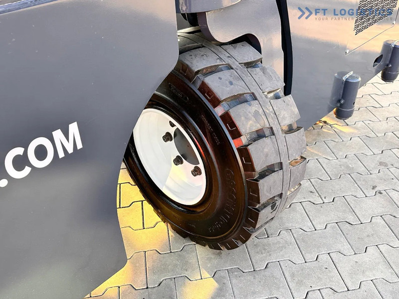 Carretilla de 4 vías Combilift C5000SL / 5T / DUPLEX – 4000 MM / FREE LIFT / LPG / LIKE NEW!!! C5000SL / 5T / DUPLEX – 4000 MM / FREE LIFT / LPG / LIKE NEW!!!: foto 11 Carretilla de 4 vías Combilift C5000SL / 5T / DUPLEX – 4000 MM / FREE LIFT / LPG / LIKE NEW!!! C5000SL / 5T / DUPLEX – 4000 MM / FREE LIFT / LPG / LIKE NEW!!!: foto 11