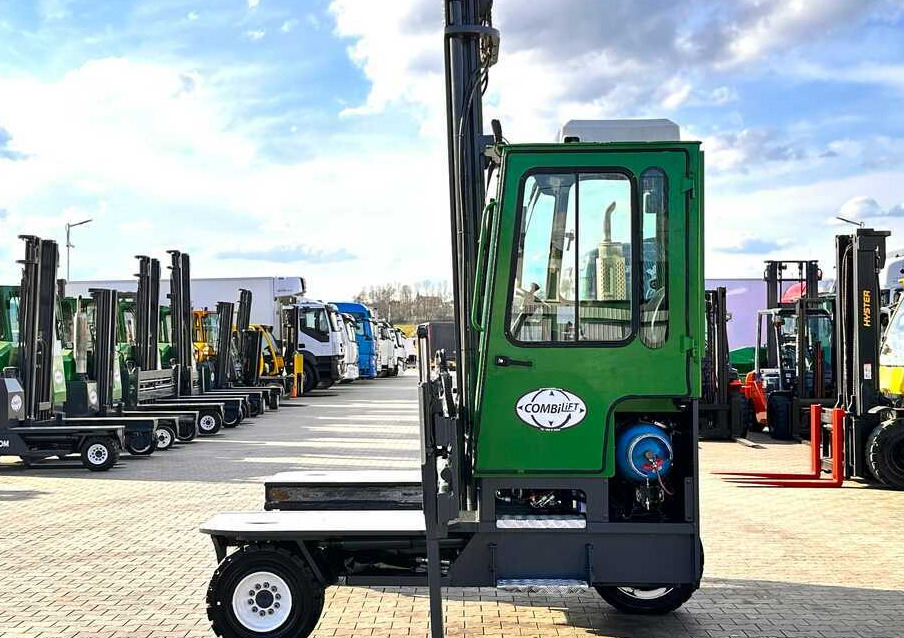 Combilift C5000XL / LPG / AIR CONDITIONING / WIDE POSITIONER / DUPLEX MAST / ADJUSTABLE FORKS / NEW TIRES / EXCELLENT CONDITION! - Carretilla de 4 vías: foto 4 Combilift C5000XL / LPG / AIR CONDITIONING / WIDE POSITIONER / DUPLEX MAST / ADJUSTABLE FORKS / NEW TIRES / EXCELLENT CONDITION! - Carretilla de 4 vías: foto 4