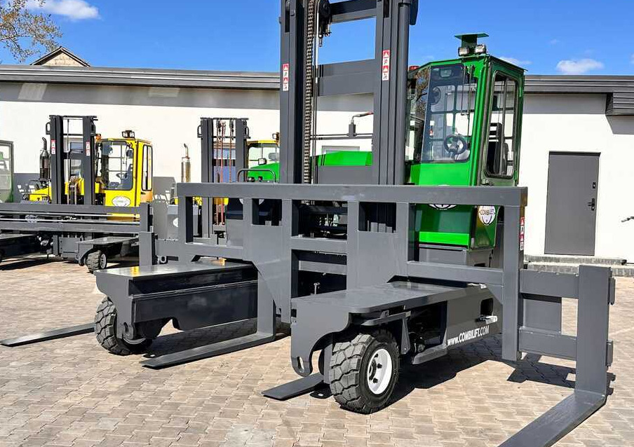 Combilift C8000 / DIESEL / 4600MM / DUPLEX / POSITIONER 5000MM / KUBOTA / EXCELLENT CONDITION - Carretilla de 4 vías: foto 3 Combilift C8000 / DIESEL / 4600MM / DUPLEX / POSITIONER 5000MM / KUBOTA / EXCELLENT CONDITION - Carretilla de 4 vías: foto 3