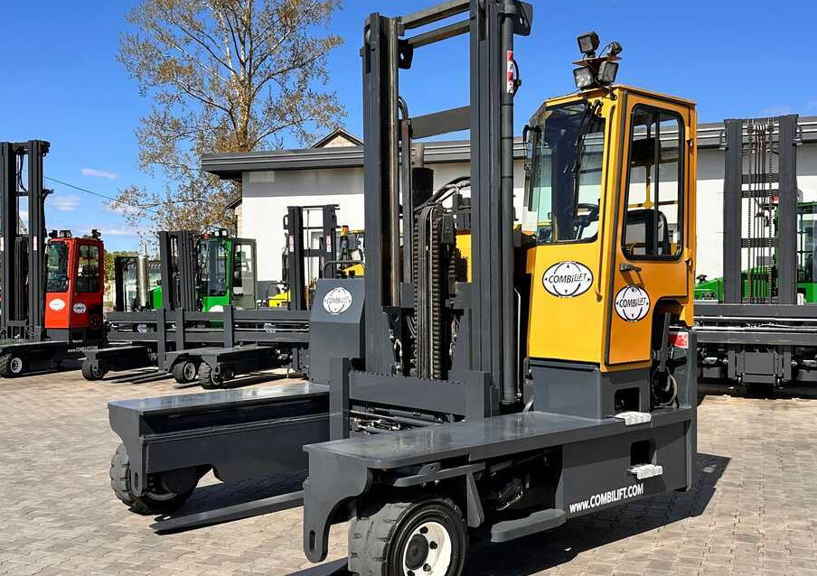 Combilift C9000 / GAS / DUPLEX / 4700MM / FREE LIFT / POSITIONER / FORK SIDE SHIFT / EXCELLENT CONDITION - Carretilla de 4 vías: foto 1 Combilift C9000 / GAS / DUPLEX / 4700MM / FREE LIFT / POSITIONER / FORK SIDE SHIFT / EXCELLENT CONDITION - Carretilla de 4 vías: foto 1