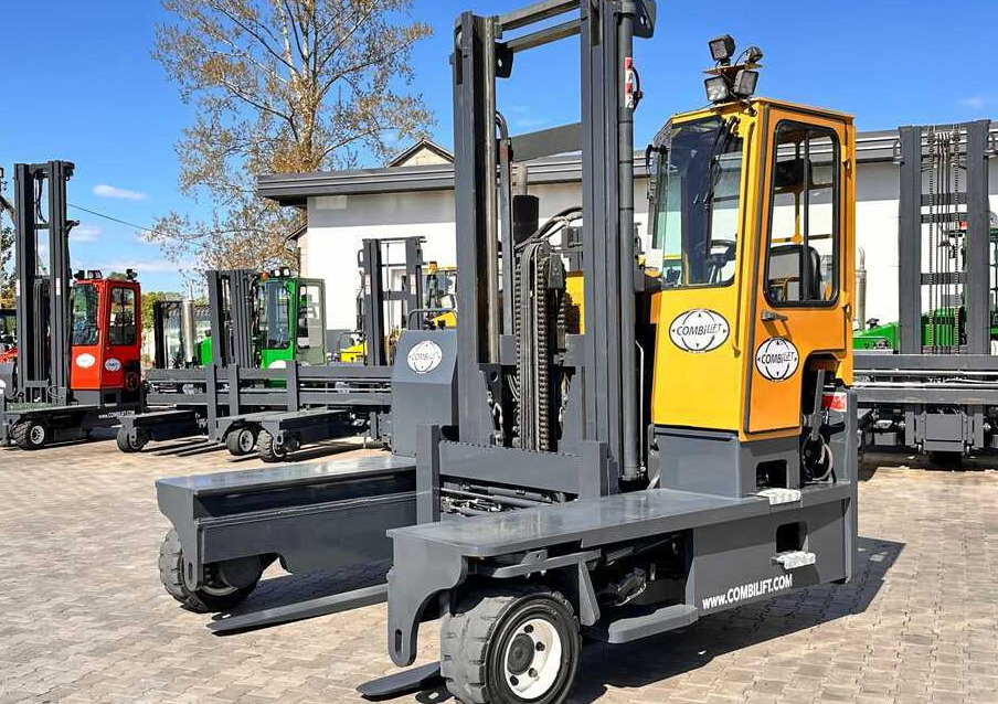 Combilift C9000 / GAS / DUPLEX / 4700MM / FREE LIFT / POSITIONER / FORK SIDE SHIFT / EXCELLENT CONDITION - Carretilla de 4 vías: foto 3 Combilift C9000 / GAS / DUPLEX / 4700MM / FREE LIFT / POSITIONER / FORK SIDE SHIFT / EXCELLENT CONDITION - Carretilla de 4 vías: foto 3