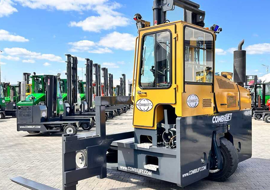 Combilift C9000 / GAS / DUPLEX / 4700MM / FREE LIFT / POSITIONER / FORK SIDE SHIFT / EXCELLENT CONDITION - Carretilla de 4 vías: foto 5 Combilift C9000 / GAS / DUPLEX / 4700MM / FREE LIFT / POSITIONER / FORK SIDE SHIFT / EXCELLENT CONDITION - Carretilla de 4 vías: foto 5