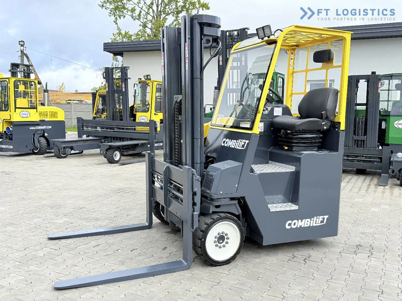 Combilift CB4000 / GAS / TRIPLEX 5200MM / FREE LIFT / FORK POSITIONER / SIDE SHIFT / EXCELLENT CONDITION / Wide range of four-way and side - Carretilla de 4 vías: foto 3 Combilift CB4000 / GAS / TRIPLEX 5200MM / FREE LIFT / FORK POSITIONER / SIDE SHIFT / EXCELLENT CONDITION / Wide range of four-way and side - Carretilla de 4 vías: foto 3