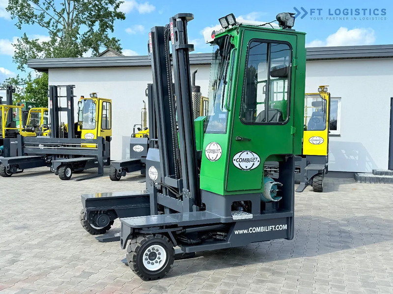 Combilift COMBILIFT C3500 – DUPLEX 4100mm – Year 2016 – 6779 hours – GAS – EXTENDABLE FORKS 800 / 1100MM – CABIN – HEATING + AIR CONDITION - Carretilla de 4 vías: foto 3 Combilift COMBILIFT C3500 – DUPLEX 4100mm – Year 2016 – 6779 hours – GAS – EXTENDABLE FORKS 800 / 1100MM – CABIN – HEATING + AIR CONDITION - Carretilla de 4 vías: foto 3