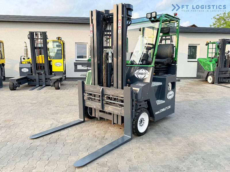 Combilift COMBILIFT C4000CB – TRIPLEX 5200mm – Year 2017 – LPG – FREE LIFT – SIDESHIFT – FORK POSITIONER – CONDITION 5/5 COMBILIFT C4000CB - Carretilla de 4 vías: foto 1 Combilift COMBILIFT C4000CB – TRIPLEX 5200mm – Year 2017 – LPG – FREE LIFT – SIDESHIFT – FORK POSITIONER – CONDITION 5/5 COMBILIFT C4000CB - Carretilla de 4 vías: foto 1