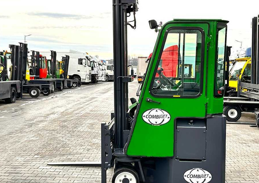 Combilift Combilift C3000CB - DUPLEX 4000mm - Year 2015 - / CABIN - HEATING / ONLY 6546 MTH / EXCELLENT CONDITION / LIKE NEW! - Carretilla de 4 vías: foto 3 Combilift Combilift C3000CB - DUPLEX 4000mm - Year 2015 - / CABIN - HEATING / ONLY 6546 MTH / EXCELLENT CONDITION / LIKE NEW! - Carretilla de 4 vías: foto 3