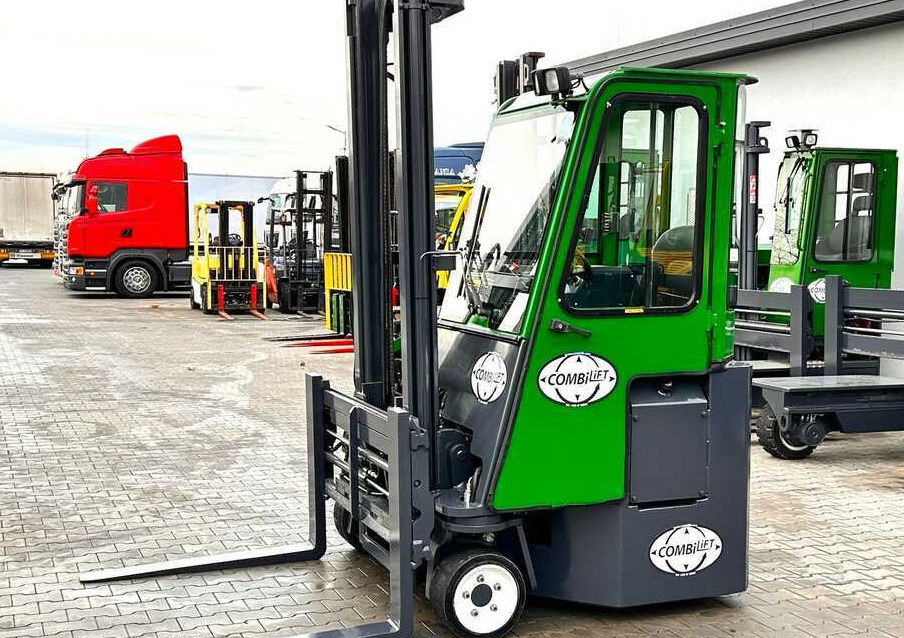 Combilift Combilift C3000CB - DUPLEX 4000mm - Year 2015 - / CABIN - HEATING / ONLY 6546 MTH / EXCELLENT CONDITION / LIKE NEW! - Carretilla de 4 vías: foto 1 Combilift Combilift C3000CB - DUPLEX 4000mm - Year 2015 - / CABIN - HEATING / ONLY 6546 MTH / EXCELLENT CONDITION / LIKE NEW! - Carretilla de 4 vías: foto 1