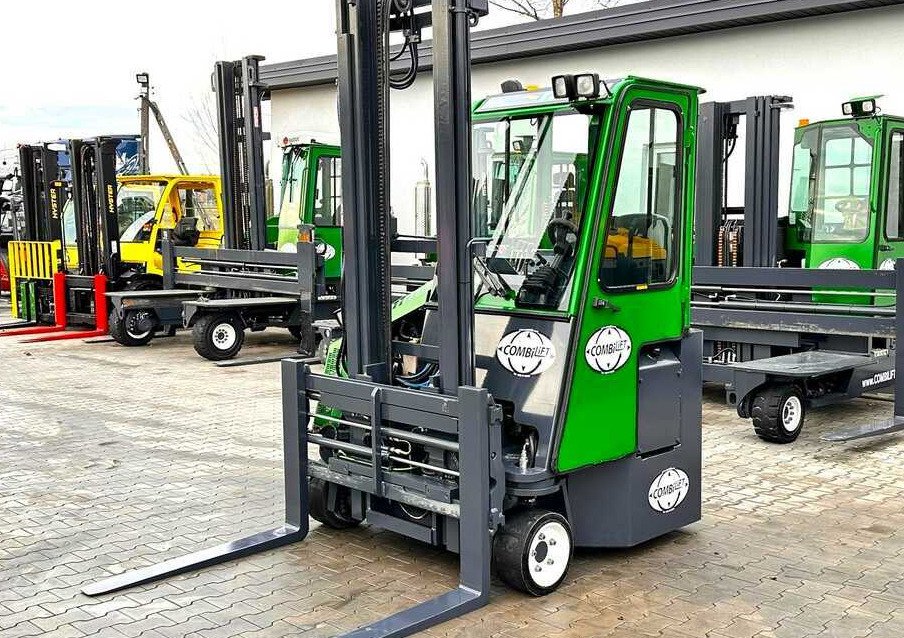 Combilift Combilift C3000CB - DUPLEX 4000mm - Year 2015 - / CABIN - HEATING / ONLY 6546 MTH / EXCELLENT CONDITION / LIKE NEW! - Carretilla de 4 vías: foto 1 Combilift Combilift C3000CB - DUPLEX 4000mm - Year 2015 - / CABIN - HEATING / ONLY 6546 MTH / EXCELLENT CONDITION / LIKE NEW! - Carretilla de 4 vías: foto 1