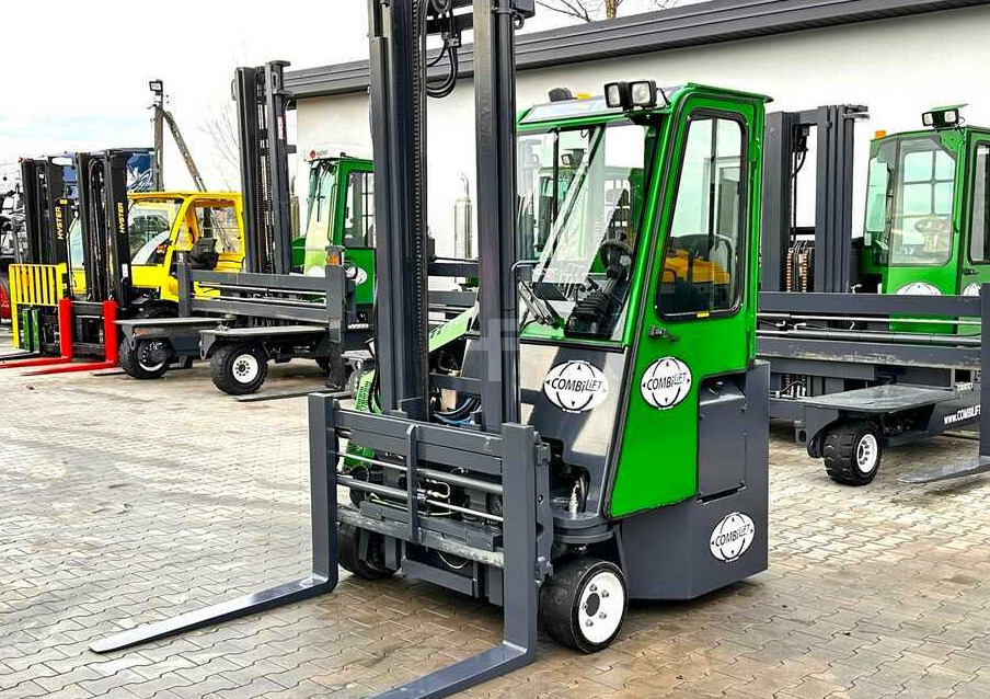 Combilift Combilift C3000CB - DUPLEX 4000mm - Year 2015 - / CABIN - HEATING / ONLY 6546 MTH / EXCELLENT CONDITION / LIKE NEW! - Carretilla de 4 vías: foto 2 Combilift Combilift C3000CB - DUPLEX 4000mm - Year 2015 - / CABIN - HEATING / ONLY 6546 MTH / EXCELLENT CONDITION / LIKE NEW! - Carretilla de 4 vías: foto 2