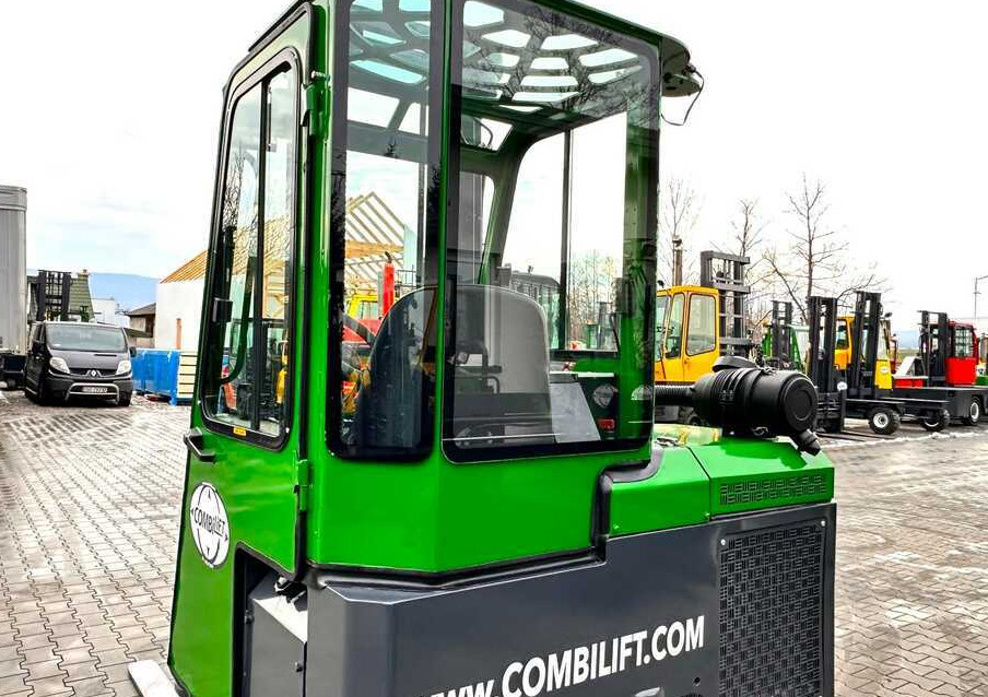 Combilift Combilift C3000CB - DUPLEX 4000mm - Year 2015 - / CABIN - HEATING / ONLY 6546 MTH / EXCELLENT CONDITION / LIKE NEW! - Carretilla de 4 vías: foto 5 Combilift Combilift C3000CB - DUPLEX 4000mm - Year 2015 - / CABIN - HEATING / ONLY 6546 MTH / EXCELLENT CONDITION / LIKE NEW! - Carretilla de 4 vías: foto 5