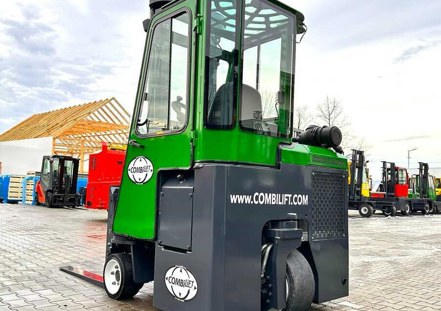Combilift Combilift C3000CB - DUPLEX 4000mm - Year 2015 - / CABIN - HEATING / ONLY 6546 MTH / EXCELLENT CONDITION / LIKE NEW! - Carretilla de 4 vías: foto 5 Combilift Combilift C3000CB - DUPLEX 4000mm - Year 2015 - / CABIN - HEATING / ONLY 6546 MTH / EXCELLENT CONDITION / LIKE NEW! - Carretilla de 4 vías: foto 5
