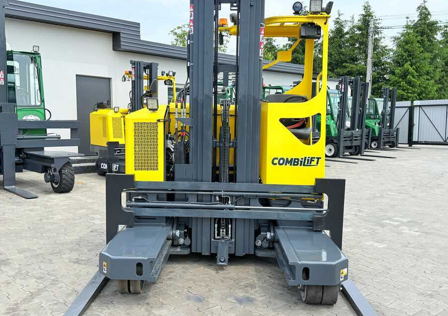 Combilift MR / ELECTRIC / TRIPLEX – 6000MM / FULL FREE LIFT / WIDE POSITIONER / FORK SIDESHIFT / ONLY 1400 HOURS / LIKE NEW - Carretilla de 4 vías: foto 4 Combilift MR / ELECTRIC / TRIPLEX – 6000MM / FULL FREE LIFT / WIDE POSITIONER / FORK SIDESHIFT / ONLY 1400 HOURS / LIKE NEW - Carretilla de 4 vías: foto 4