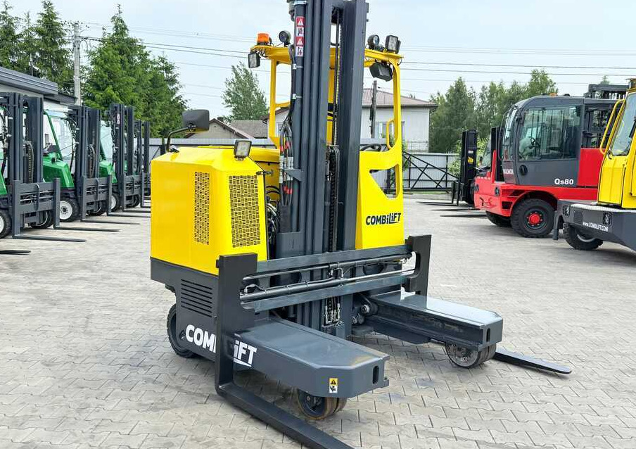 Combilift MR / ELECTRIC / TRIPLEX – 6000MM / FULL FREE LIFT / WIDE POSITIONER / FORK SIDESHIFT / ONLY 1400 HOURS / LIKE NEW - Carretilla de 4 vías: foto 5 Combilift MR / ELECTRIC / TRIPLEX – 6000MM / FULL FREE LIFT / WIDE POSITIONER / FORK SIDESHIFT / ONLY 1400 HOURS / LIKE NEW - Carretilla de 4 vías: foto 5