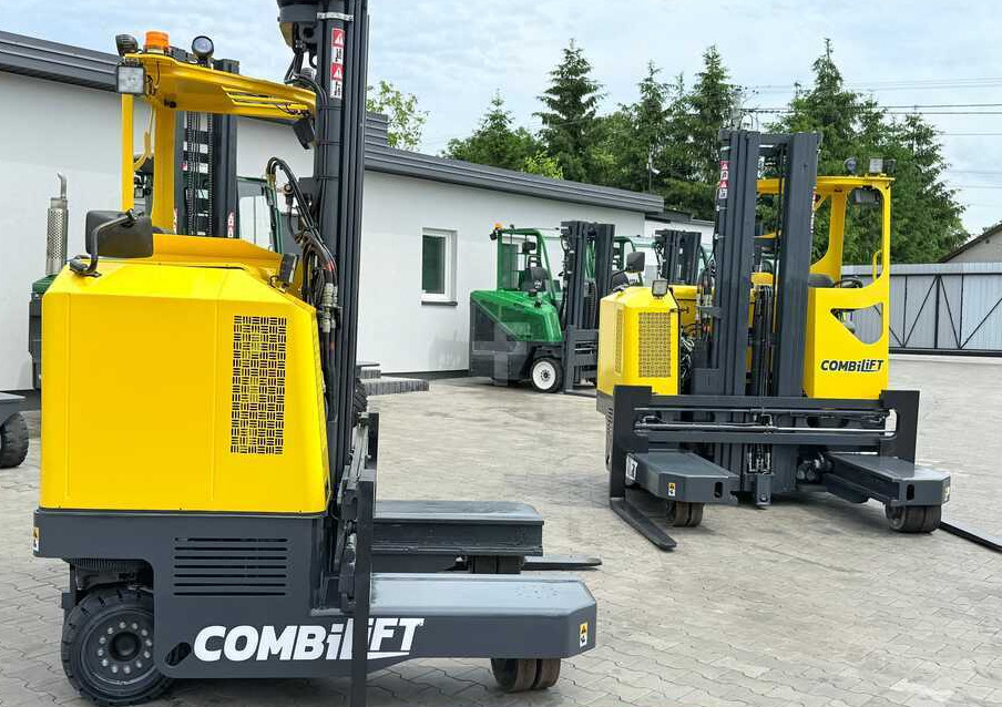 Combilift MR / ELECTRIC / TRIPLEX – 6000MM / FULL FREE LIFT / WIDE POSITIONER / FORK SIDESHIFT / ONLY 1400 HOURS / LIKE NEW - Carretilla de 4 vías: foto 4 Combilift MR / ELECTRIC / TRIPLEX – 6000MM / FULL FREE LIFT / WIDE POSITIONER / FORK SIDESHIFT / ONLY 1400 HOURS / LIKE NEW - Carretilla de 4 vías: foto 4