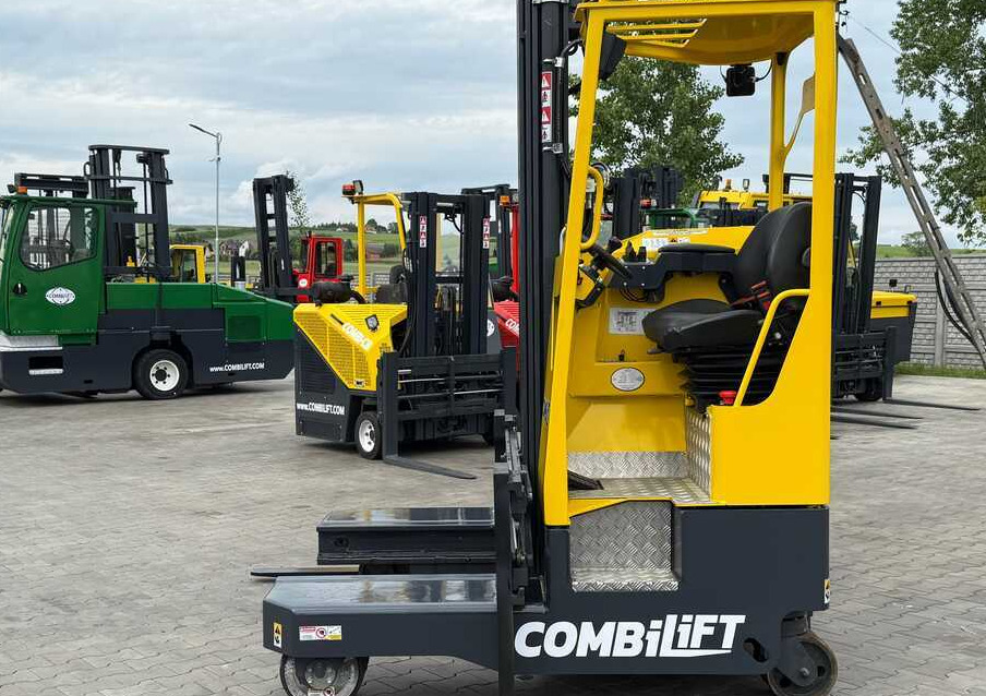 Combilift MR / ELECTRIC / TRIPLEX – 6000MM / FULL FREE LIFT / WIDE POSITIONER / FORK SIDESHIFT / ONLY 1400 HOURS / LIKE NEW - Carretilla de 4 vías: foto 2 Combilift MR / ELECTRIC / TRIPLEX – 6000MM / FULL FREE LIFT / WIDE POSITIONER / FORK SIDESHIFT / ONLY 1400 HOURS / LIKE NEW - Carretilla de 4 vías: foto 2