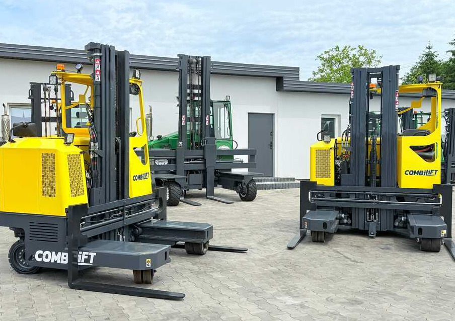 Combilift MR / ELECTRIC / TRIPLEX – 6000MM / FULL FREE LIFT / WIDE POSITIONER / FORK SIDESHIFT / ONLY 1400 HOURS / LIKE NEW - Carretilla de 4 vías: foto 3 Combilift MR / ELECTRIC / TRIPLEX – 6000MM / FULL FREE LIFT / WIDE POSITIONER / FORK SIDESHIFT / ONLY 1400 HOURS / LIKE NEW - Carretilla de 4 vías: foto 3