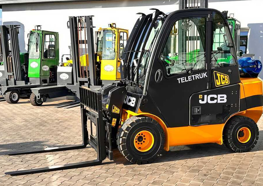 JCB TLT30G / GAS / 4100MM / FULL CABIN / FORK POSITIONER / LIKE NEW - Manipulador telescópico: foto 3 JCB TLT30G / GAS / 4100MM / FULL CABIN / FORK POSITIONER / LIKE NEW - Manipulador telescópico: foto 3