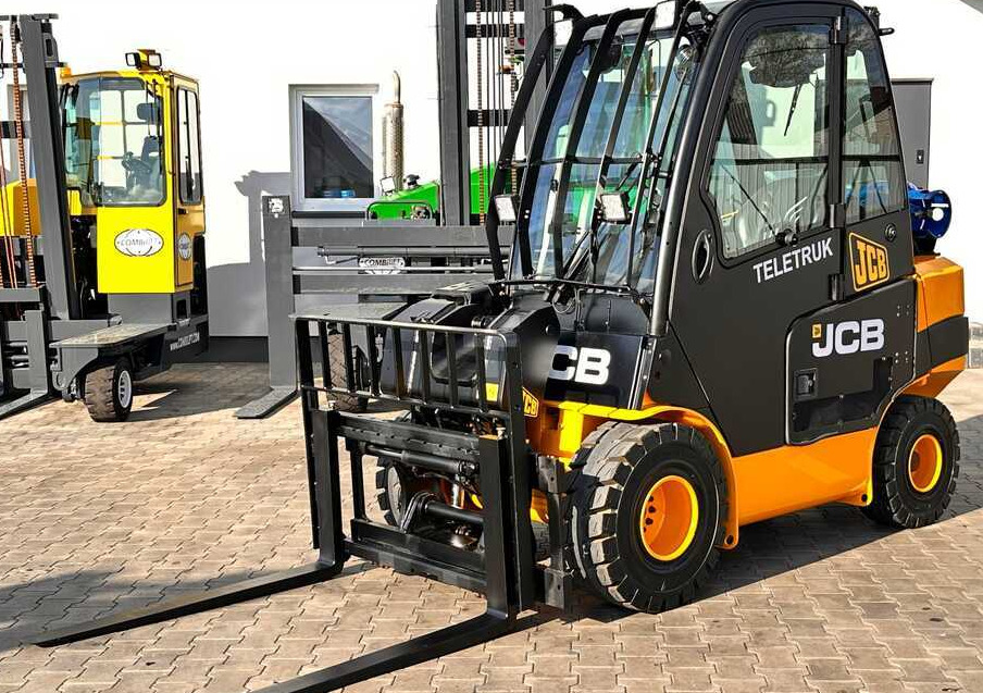 JCB TLT30G / GAS / 4100MM / FULL CABIN / FORK POSITIONER / LIKE NEW - Manipulador telescópico: foto 2 JCB TLT30G / GAS / 4100MM / FULL CABIN / FORK POSITIONER / LIKE NEW - Manipulador telescópico: foto 2