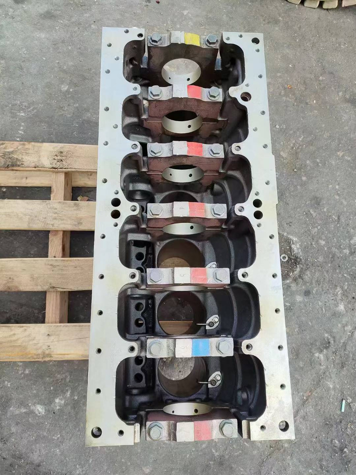 CATERPILLAR C6.6 - Bloque de cilindros para Excavadora: foto 5 CATERPILLAR C6.6 - Bloque de cilindros para Excavadora: foto 5