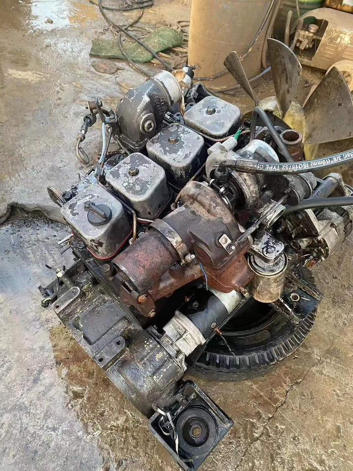 CUMMINS 4BT3.9 - Motor para Excavadora: foto 1 CUMMINS 4BT3.9 - Motor para Excavadora: foto 1