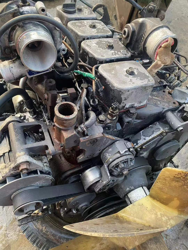 CUMMINS 4BT3.9 - Motor para Excavadora: foto 5 CUMMINS 4BT3.9 - Motor para Excavadora: foto 5