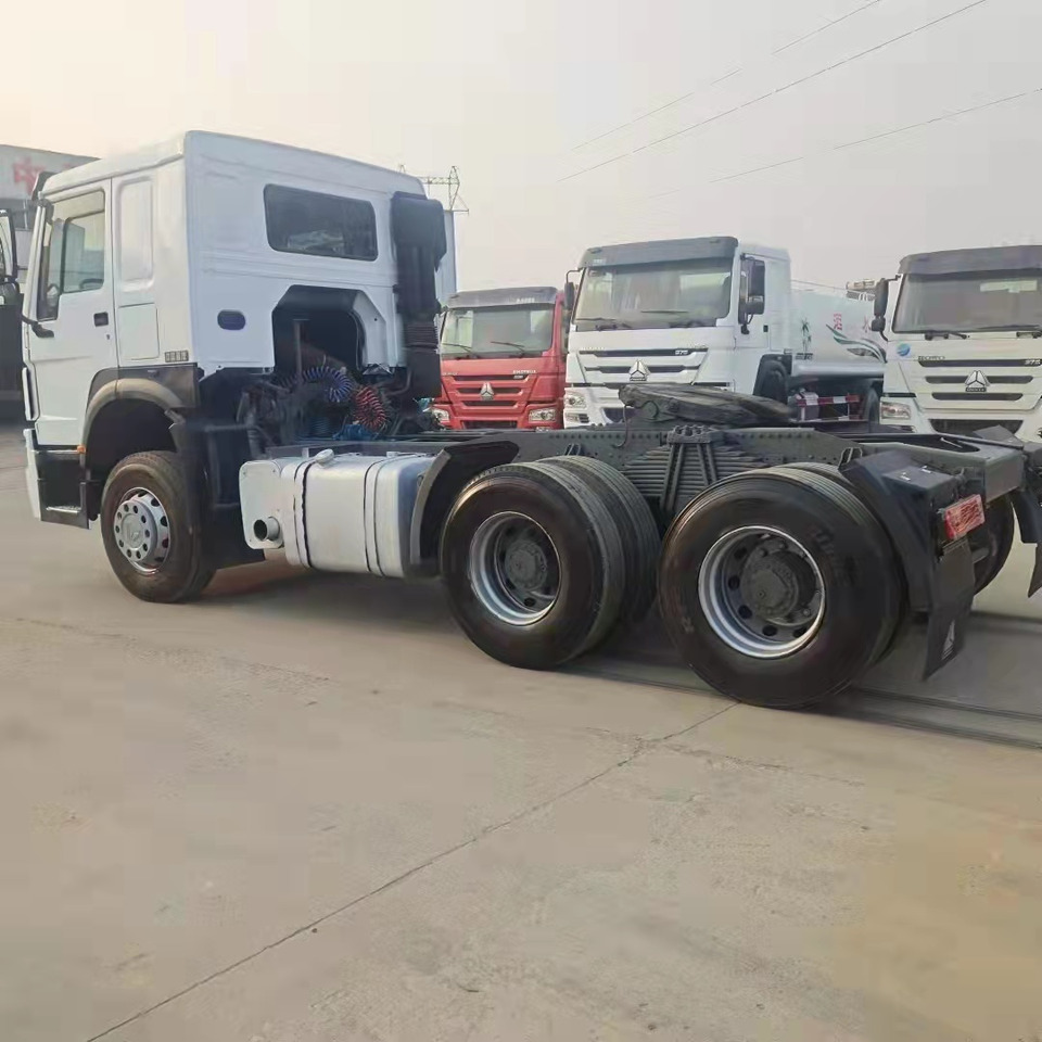 SINOTRUK HOWO 371,6×4 - Cabeza tractora: foto 3 SINOTRUK HOWO 371,6×4 - Cabeza tractora: foto 3