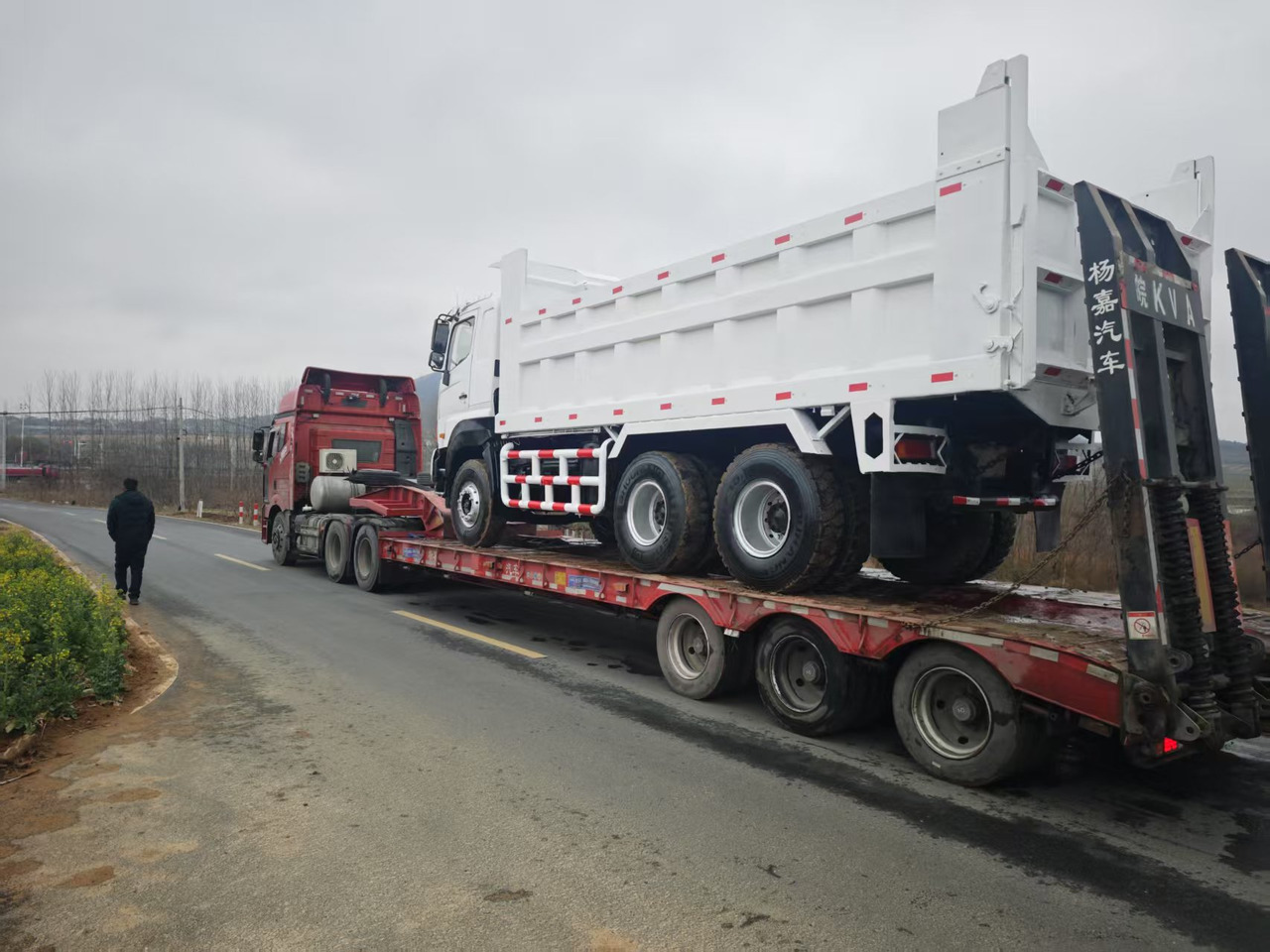 HINO HINO 700 - Camión volquete: foto 3 HINO HINO 700 - Camión volquete: foto 3