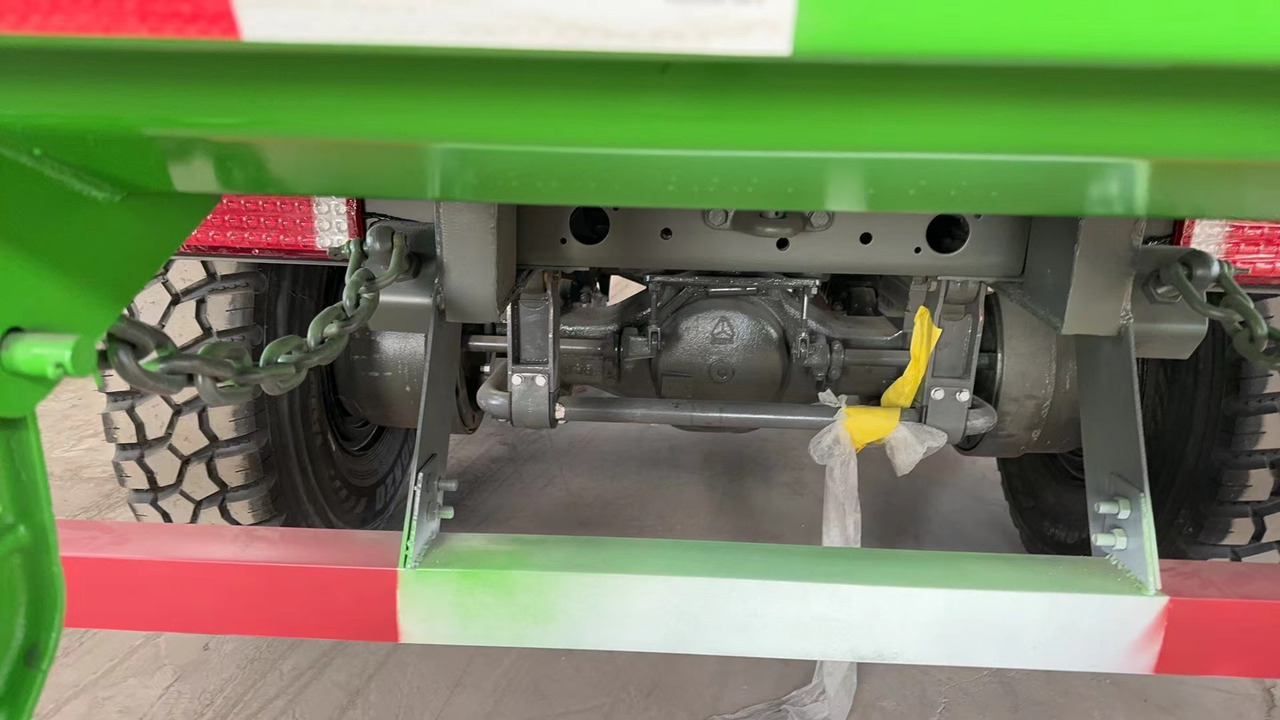 HOWO 6*6 dump truck - Camión volquete: foto 4 HOWO 6*6 dump truck - Camión volquete: foto 4