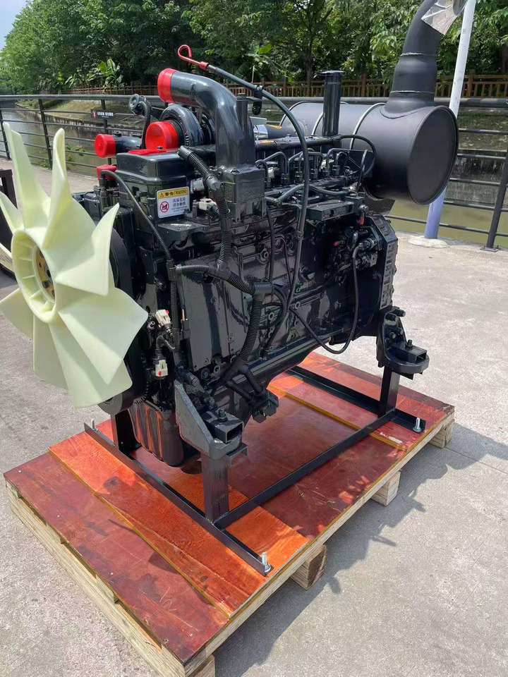 KOMATSU 6D107E-1 - Motor para Excavadora: foto 1 KOMATSU 6D107E-1 - Motor para Excavadora: foto 1