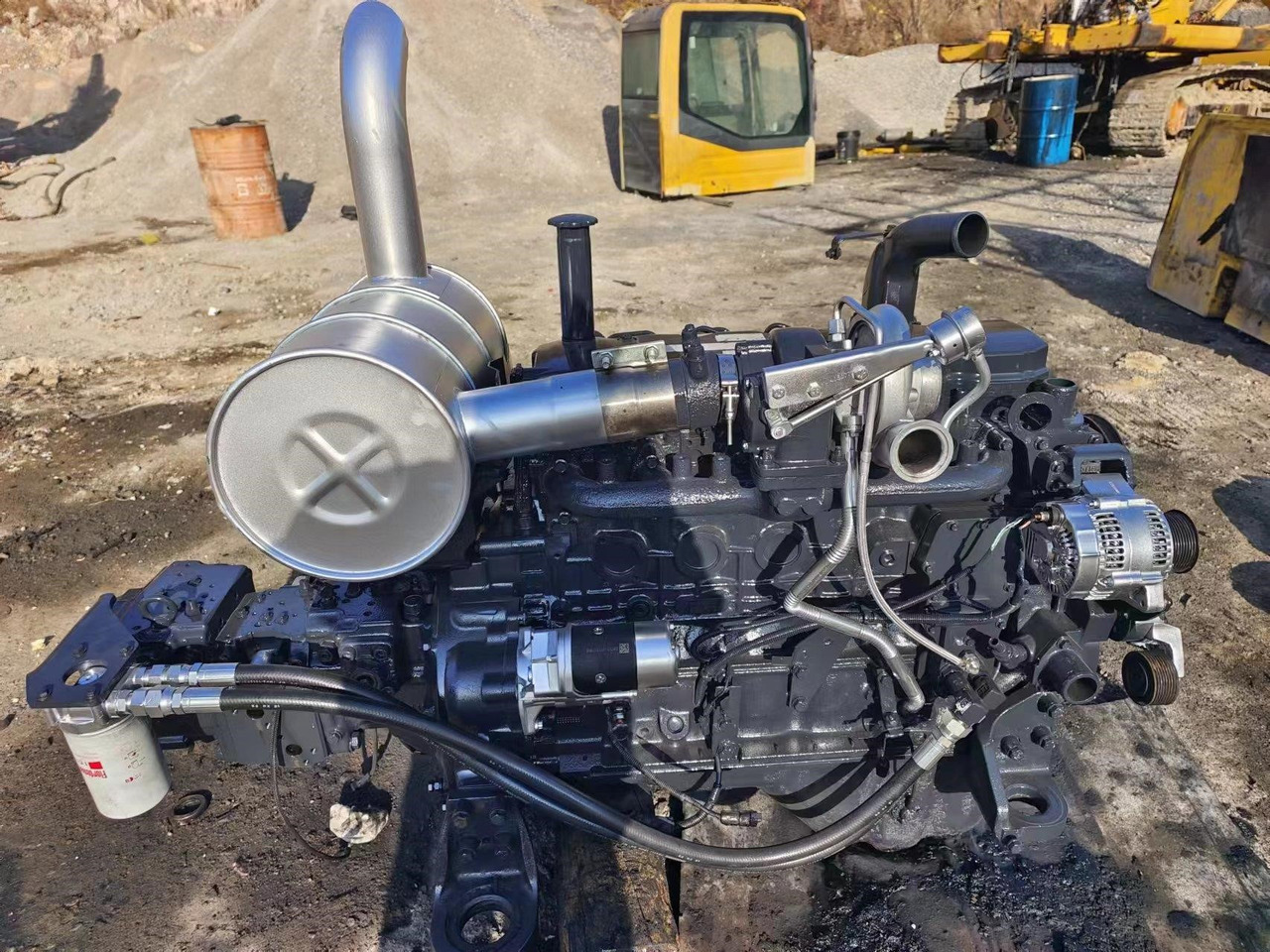 KOMATSU SAA6D107E - Motor para Excavadora: foto 2 KOMATSU SAA6D107E - Motor para Excavadora: foto 2